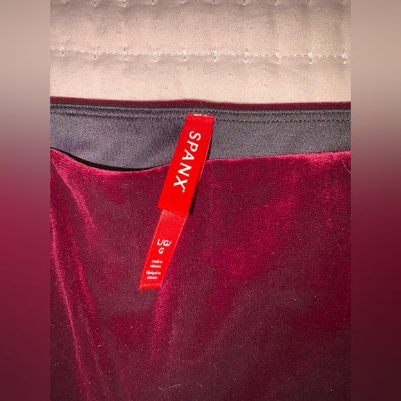 NWT Spanx Velvet leggings in Rich Burgundy size L - Picture 4 of 4